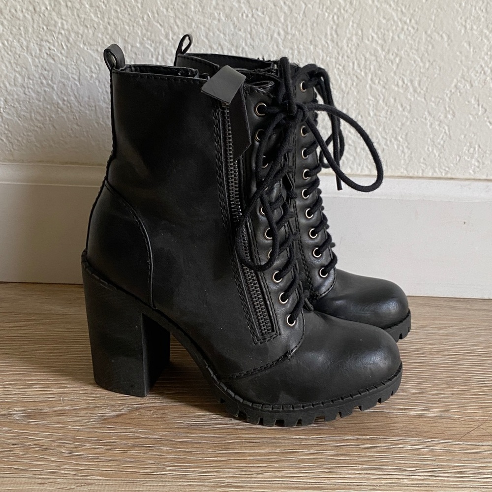 Black Lace-Up Chunky Heel Boots